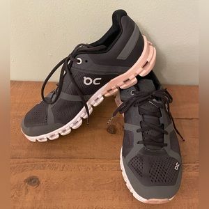 On Cloud Women’s Shoes 6.5